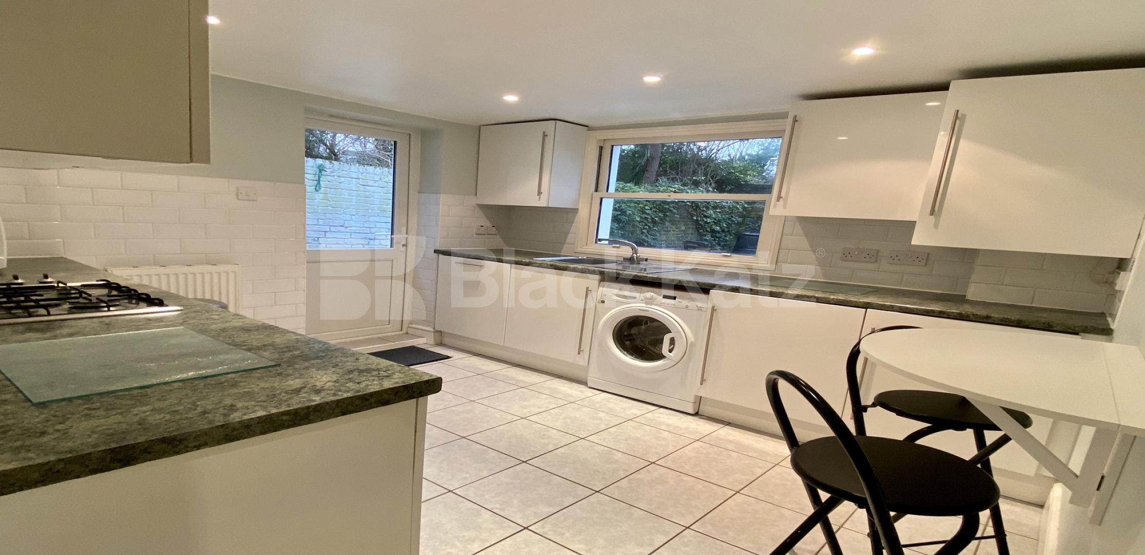 			LET , 2 Bedroom, 1 bath, 1 reception Apartment			 Killyon Road, Clapham